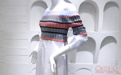 2017明星同款時尚氣質(zhì)露肩一字領(lǐng)撞色條紋針織拼接襯衫裙